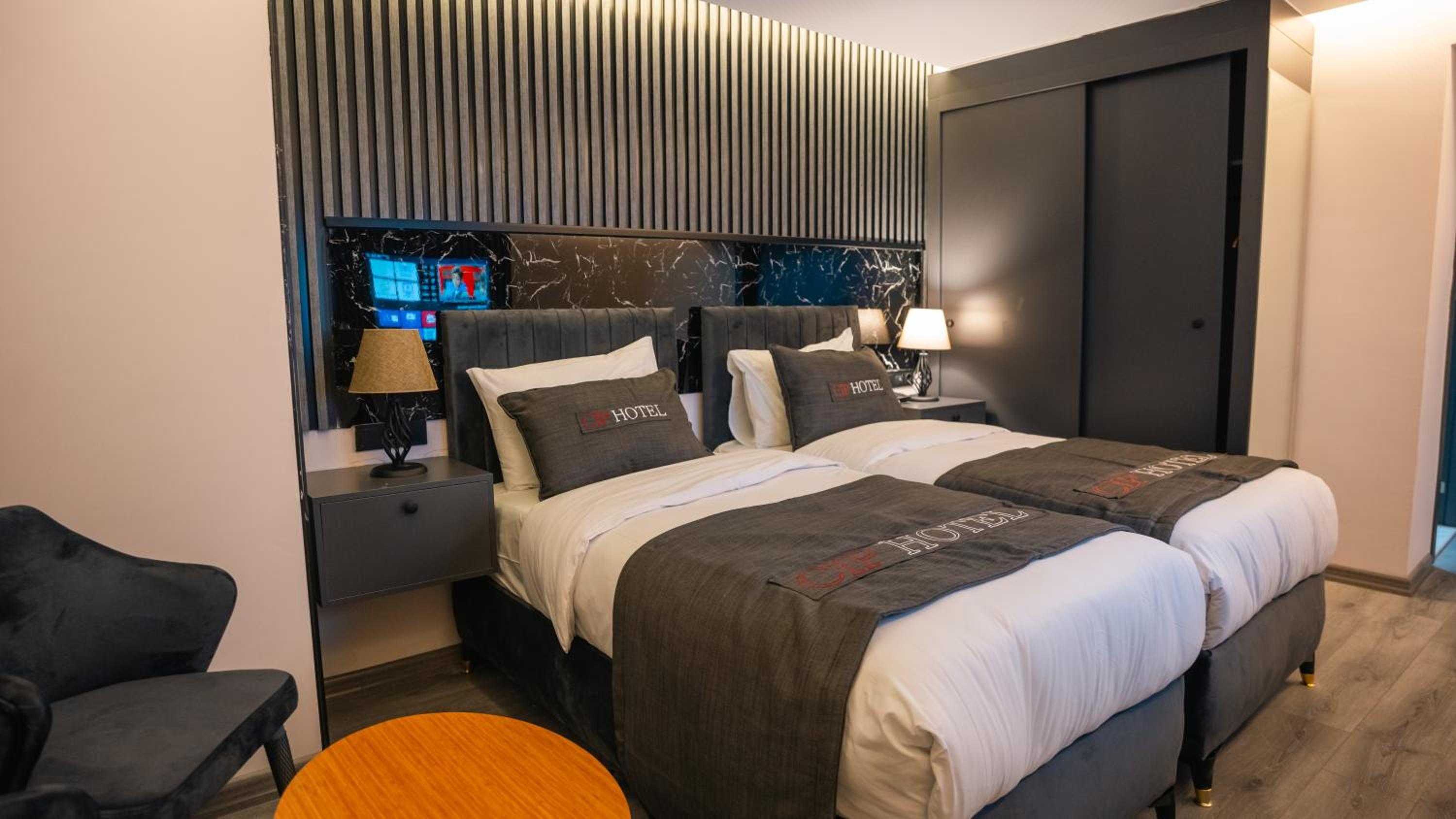 Room, Twin Beds
