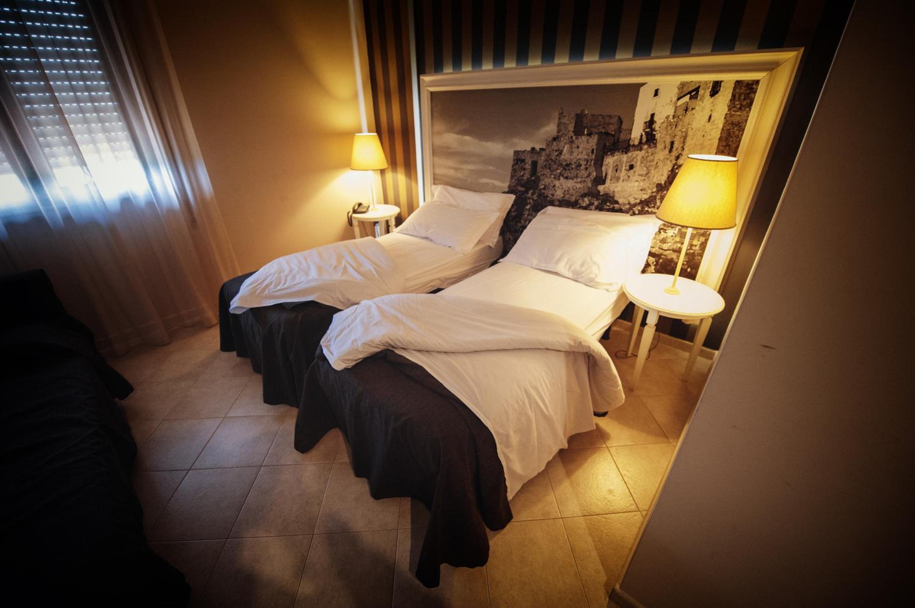 Classic, Double or Twin Bed