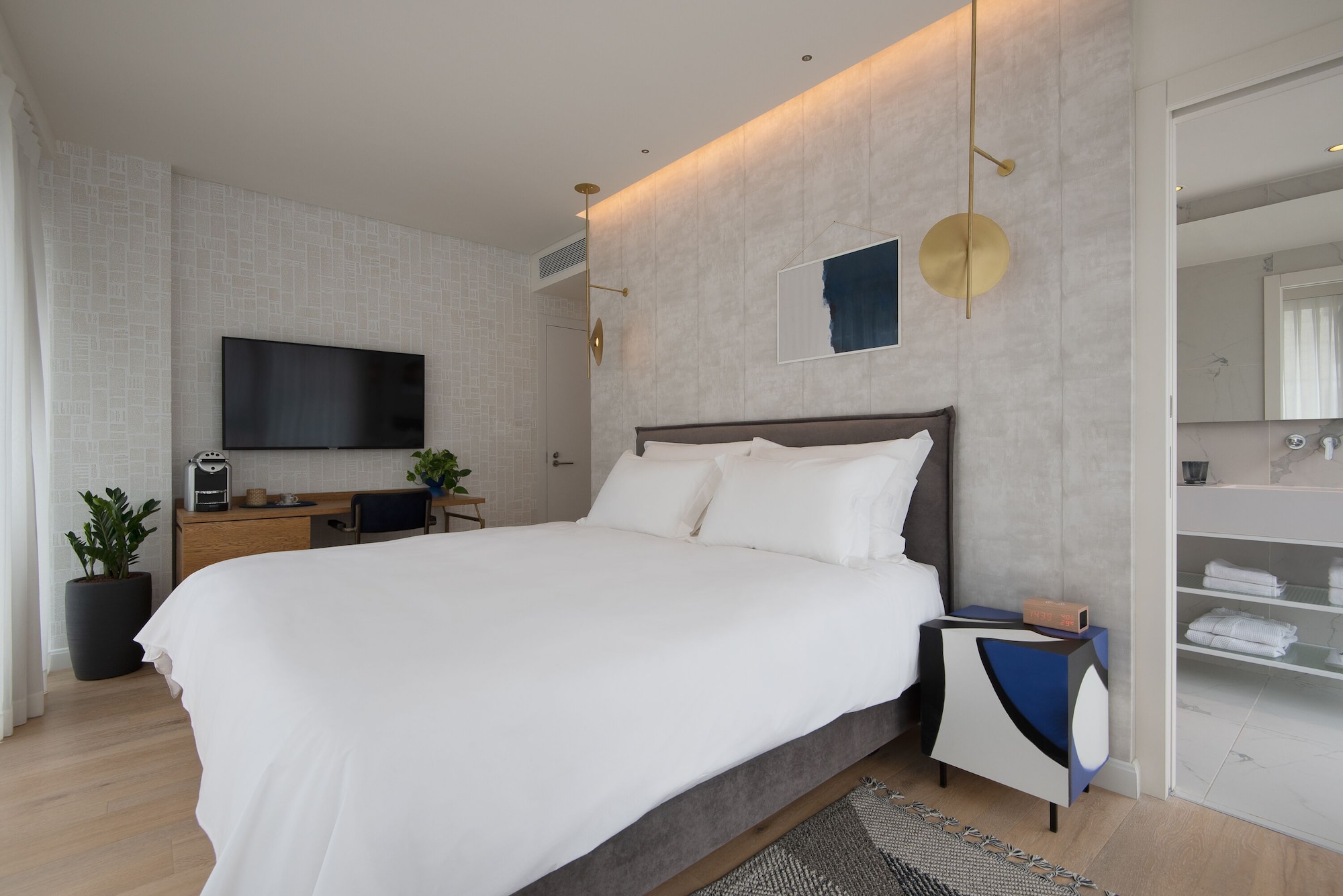 SUPERIOR, DOUBLE BED
