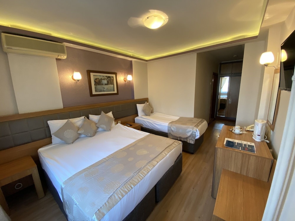 Anzac Hotel 9/39