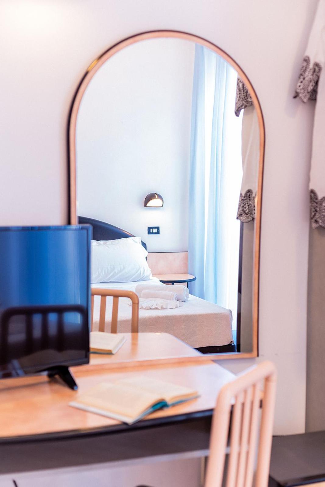 Hotel Ambasciatori 29/44