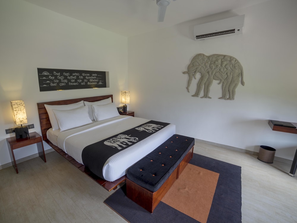 Room at Aliya Resort And Spa, AVUDANGAWA