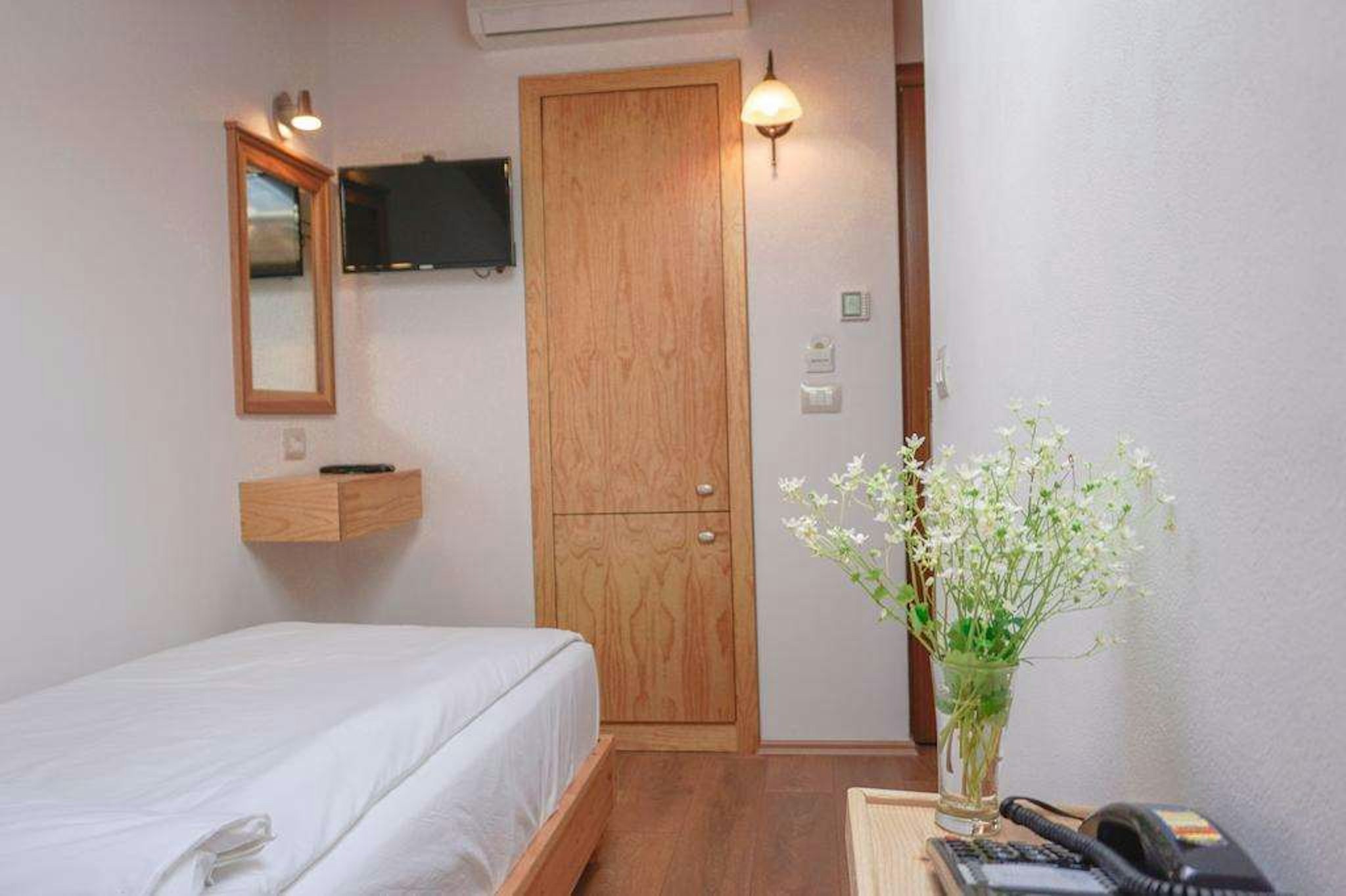 Argjiro Hotel 16/48
