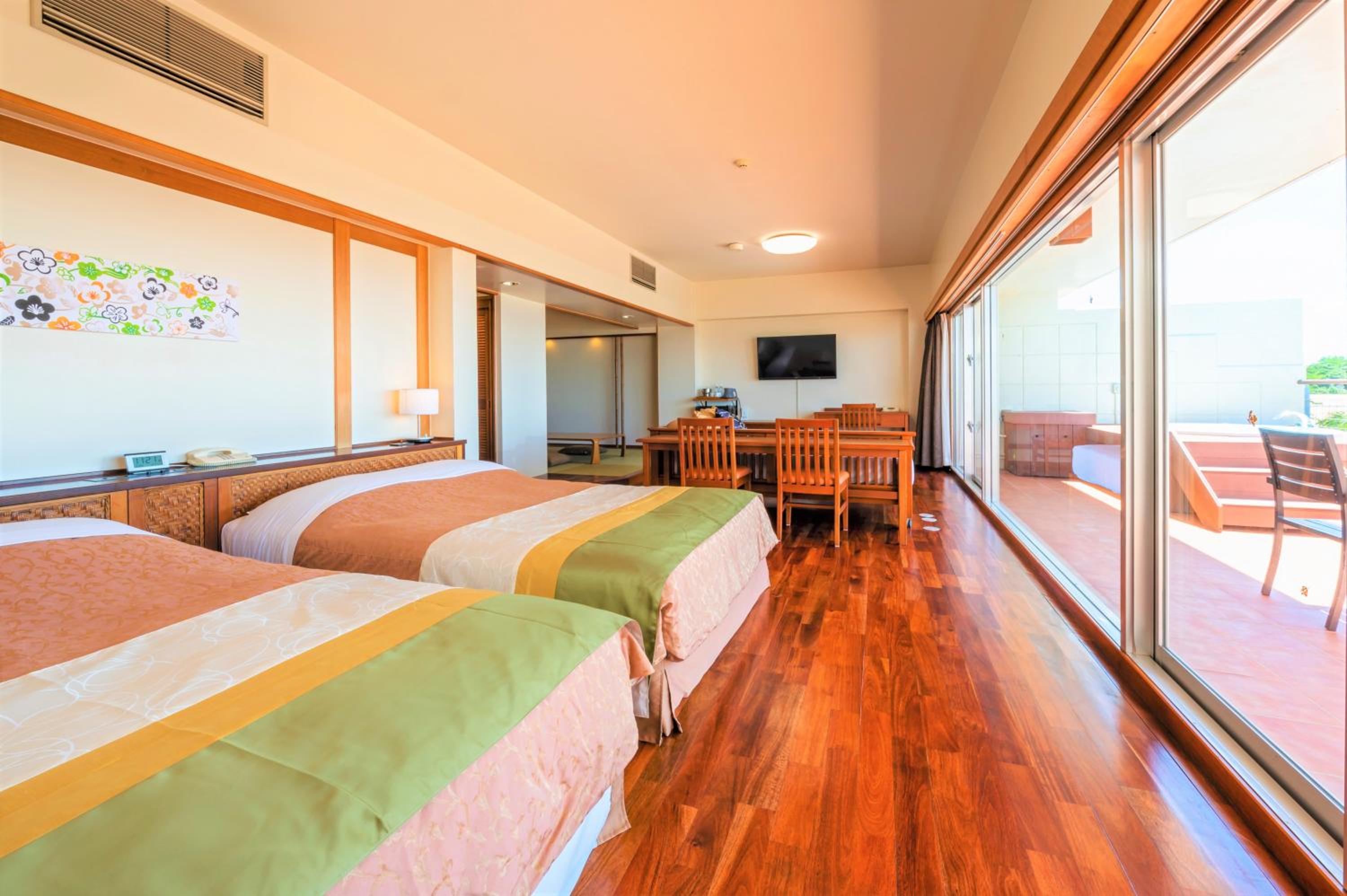 Deluxe, Family, Ocean View, Hot Tub, Tatami