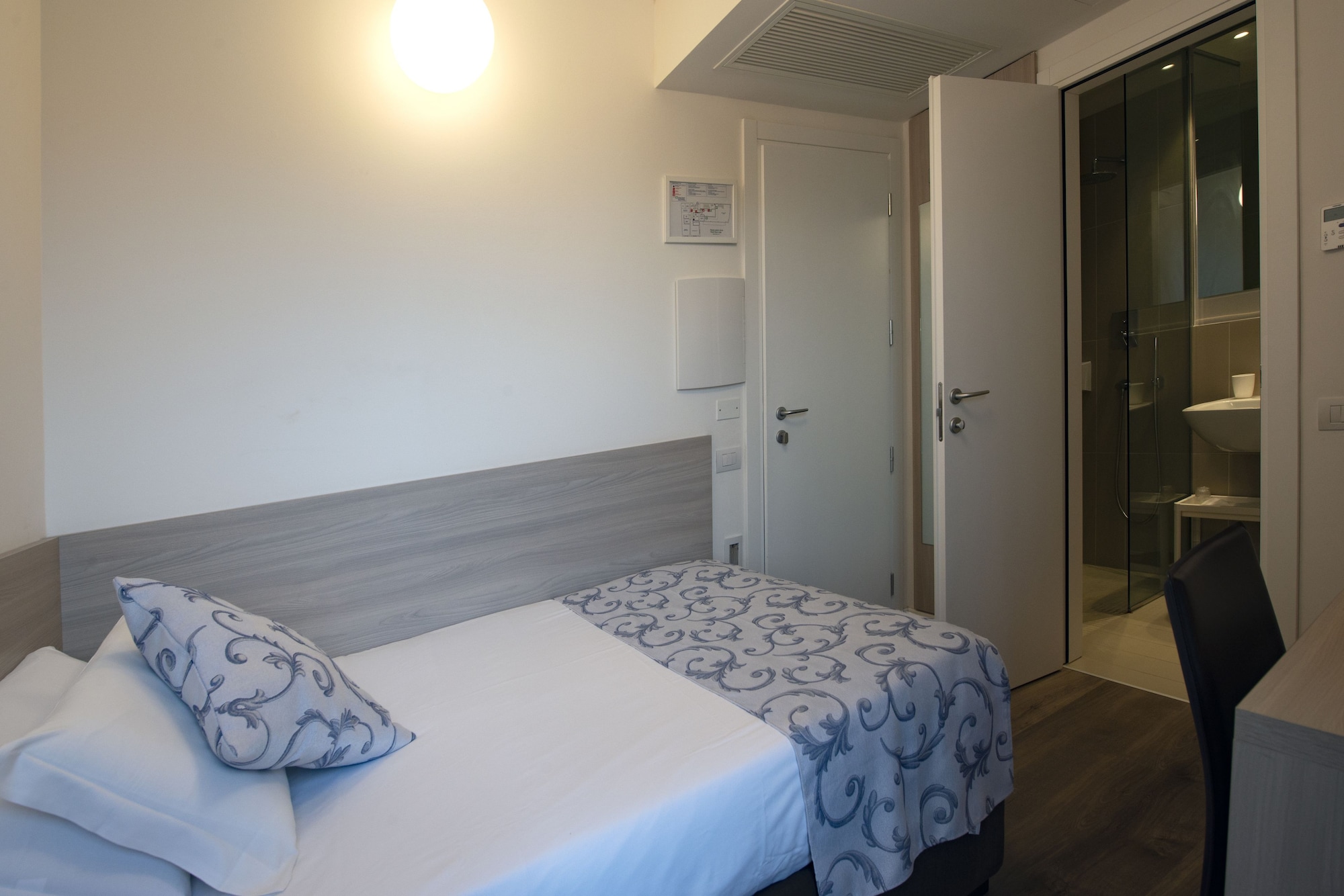 COMFORT, SINGLE, LARGE SINGLE BED