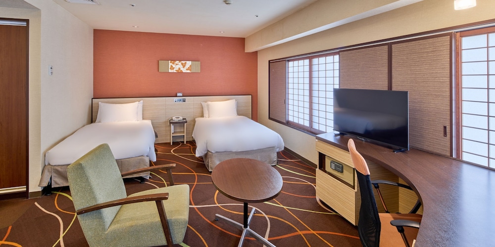 Okinawa NaHaNa Hotel & Spa 55/67