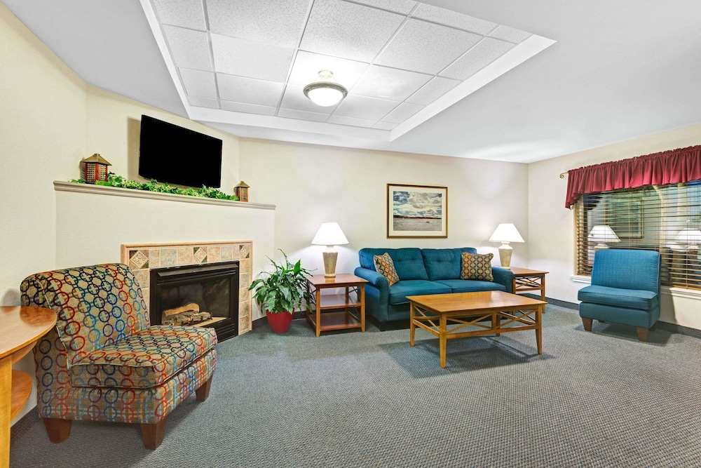 Ramada by Wyndham Saco/Old Orchard Beach Area 25/48