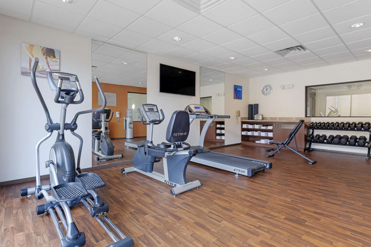 Comfort Suites & Conference Center Worthington MN 13/38