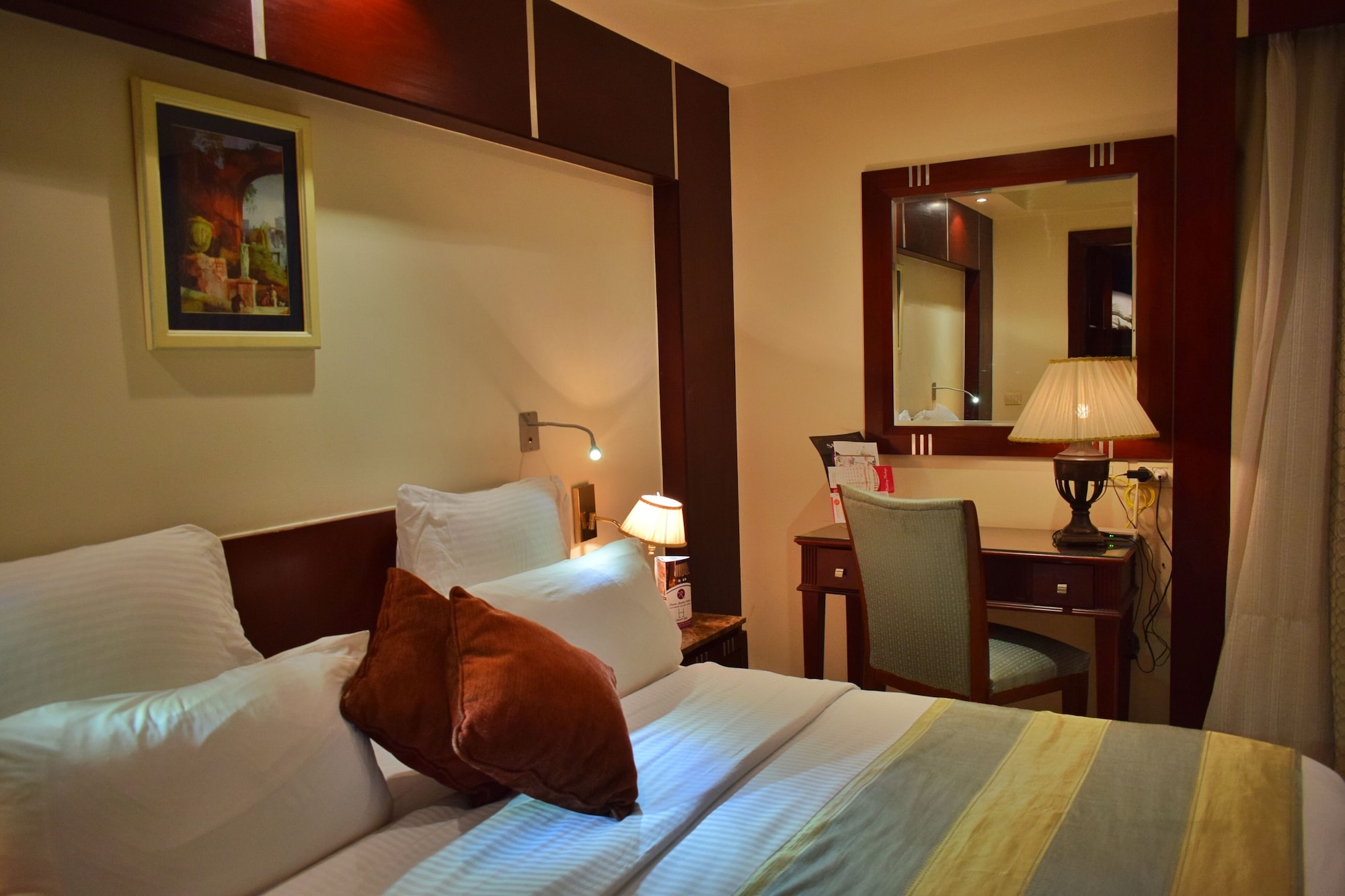 EXECUTIVE SUITE