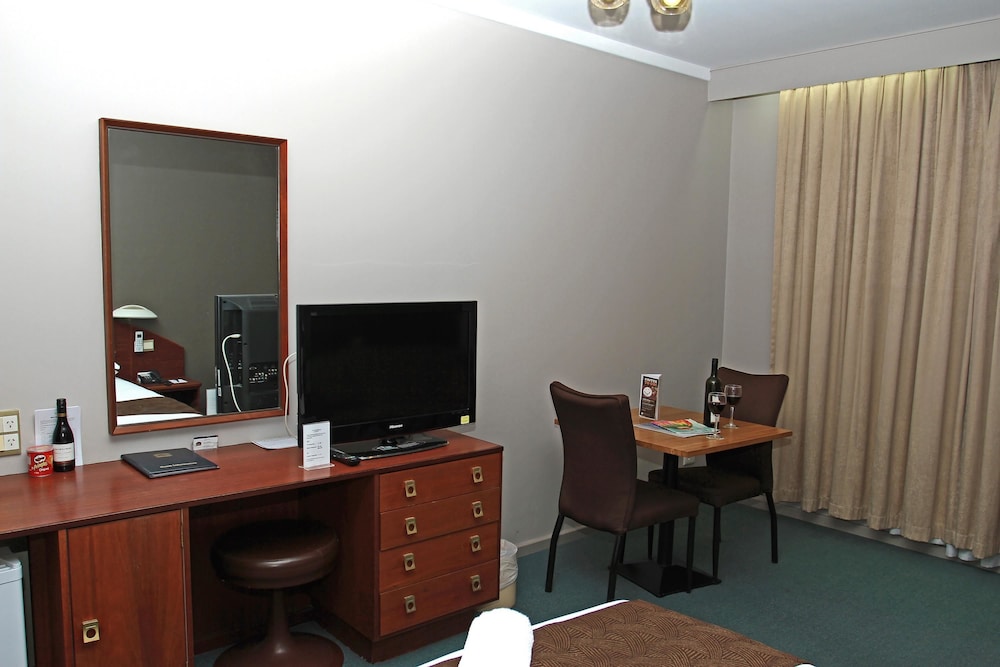 Hospitality Esperance, SureStay Collection by Best Western 64/74