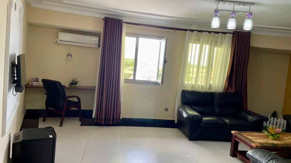 DK Hotel 17/29