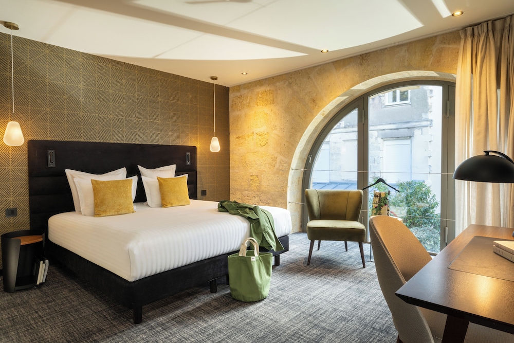 SUPERIOR, DOUBLE BED