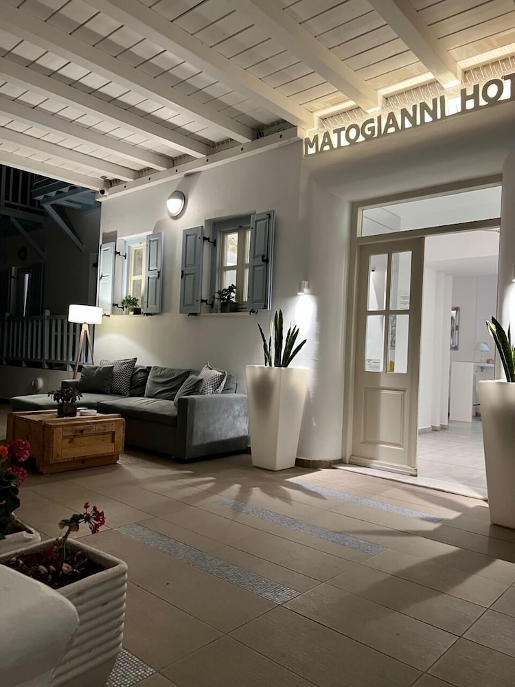 Matogianni Hotel 48/48