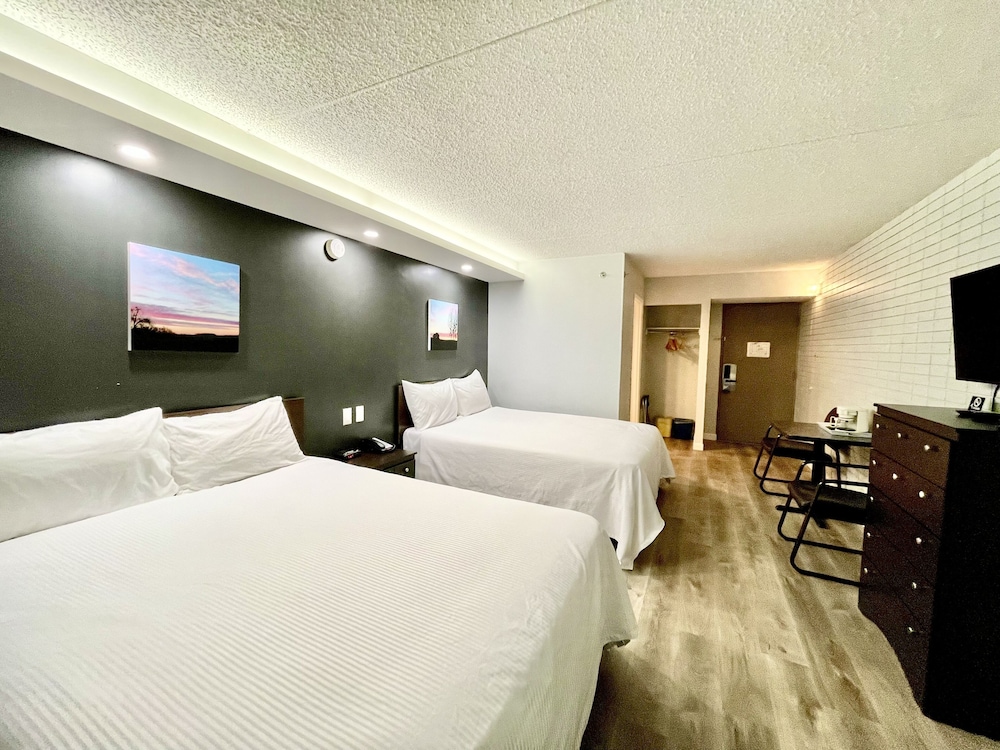 Travelodge by Wyndham Winnipeg Airport 12/37