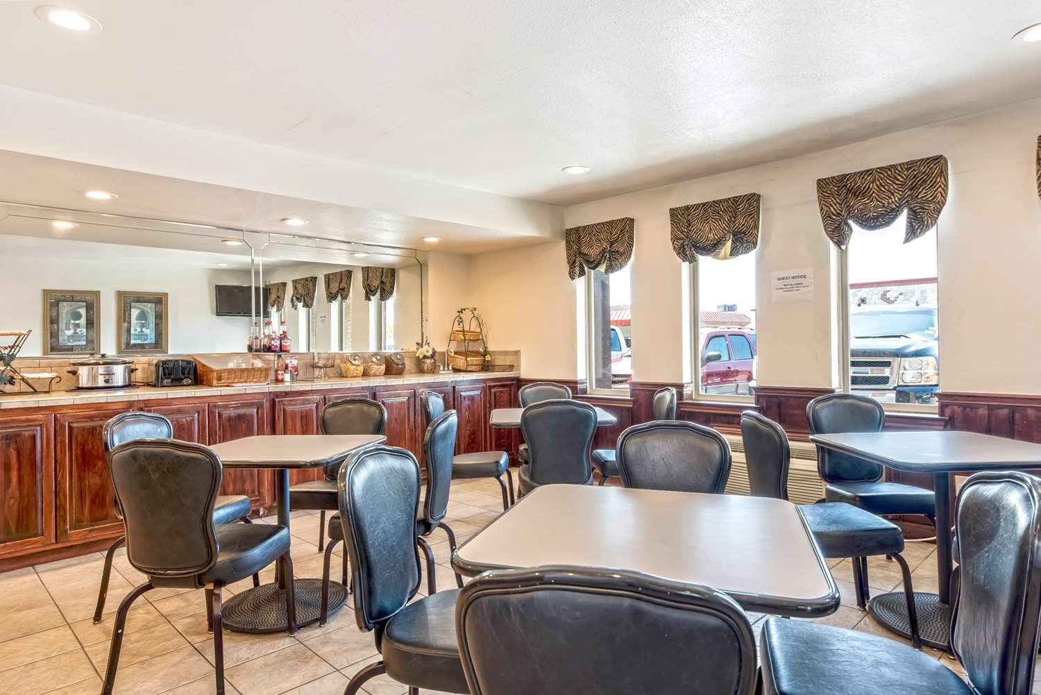 Americas Best Value Inn Paris 12/20