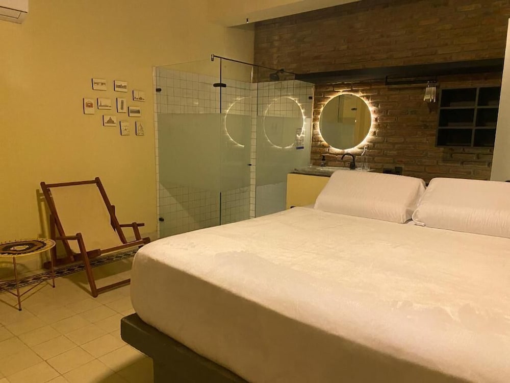 Casa Charlotte Alma Hotels 42/50