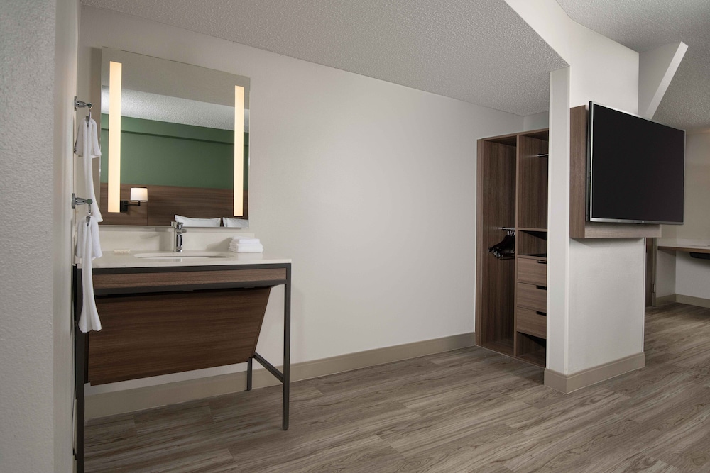 Hyatt Place Denver Tech Center 56/60