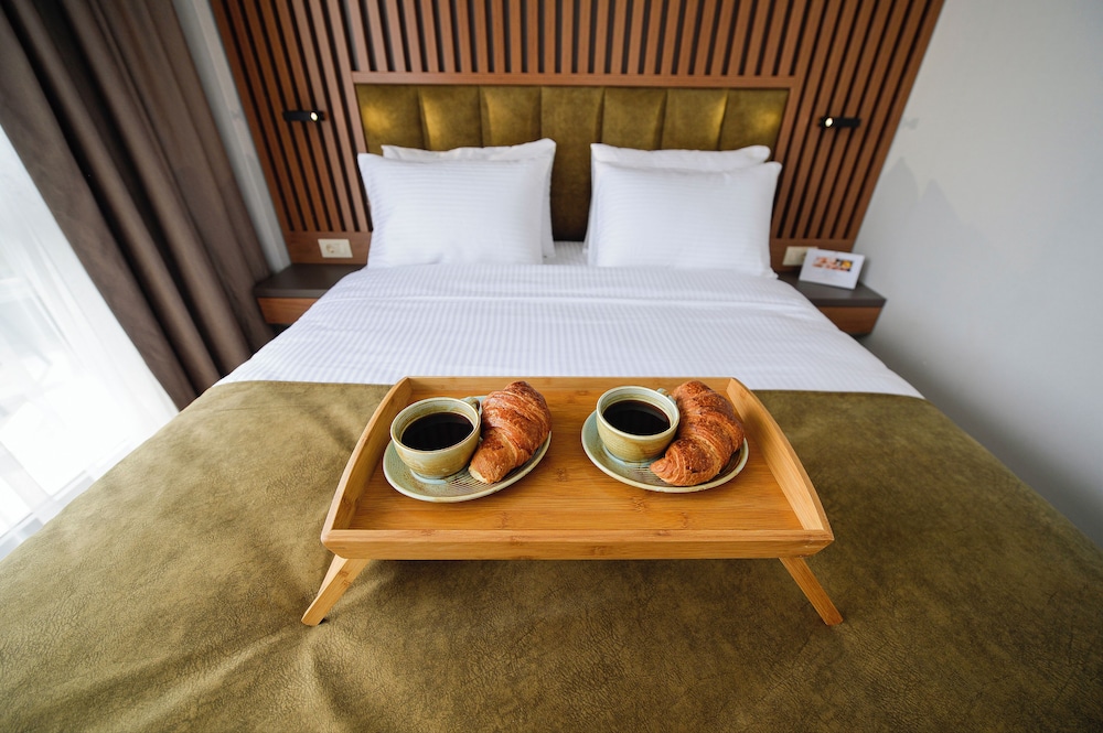 Calligraphy Hotel 35/50