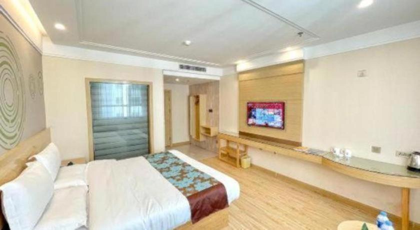 GreenTree Inn Urumqi Airport Tianyi International City 19/47
