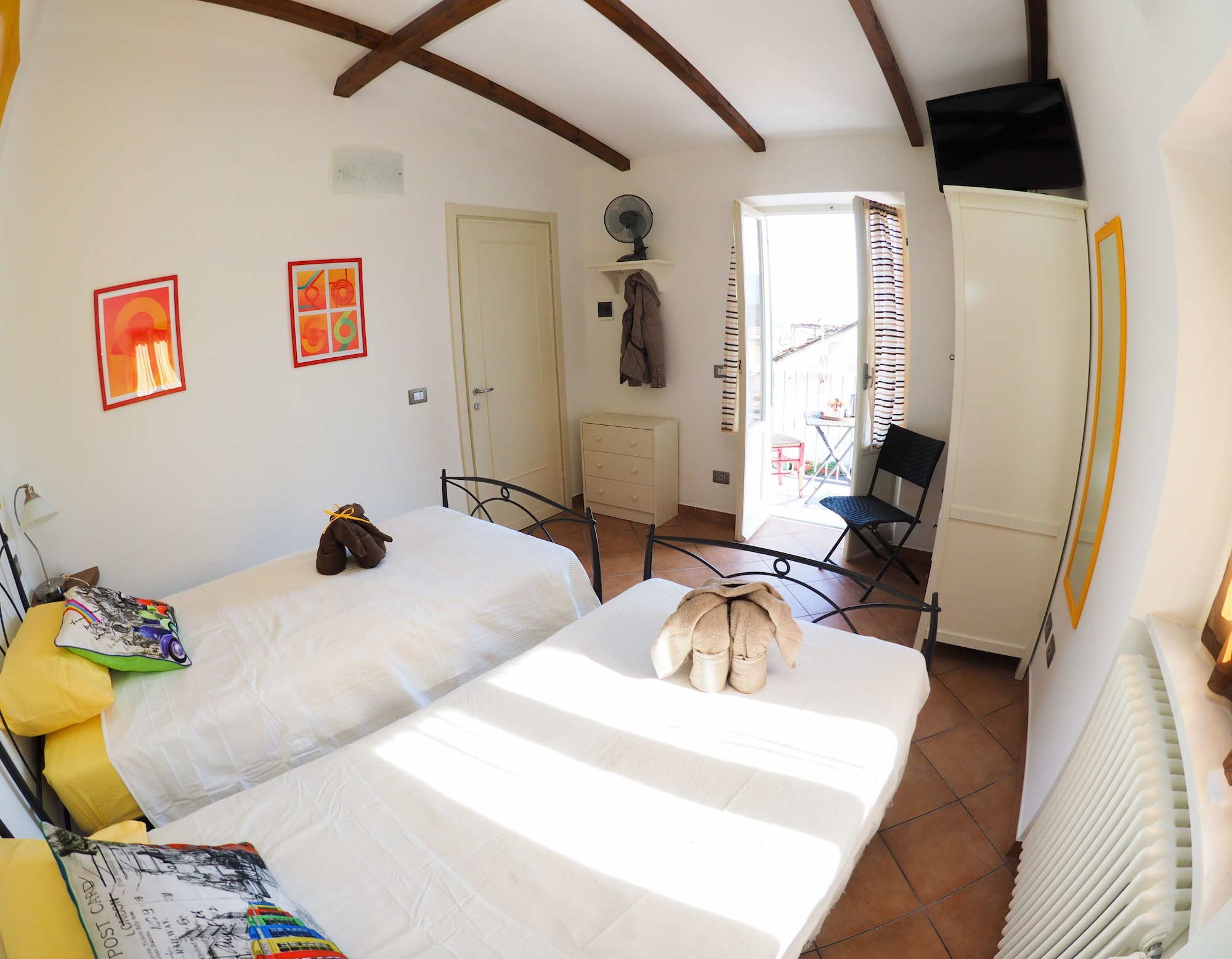2 BEDROOMS, SUITE, BALCONY