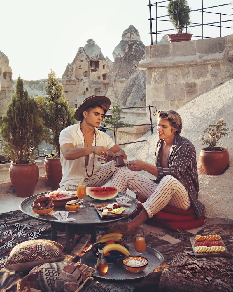 Artemis Cave Suites 54/64