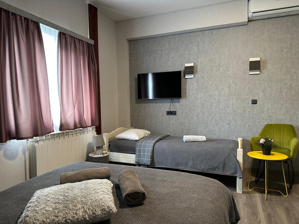 ROOMS MADISON 37/55