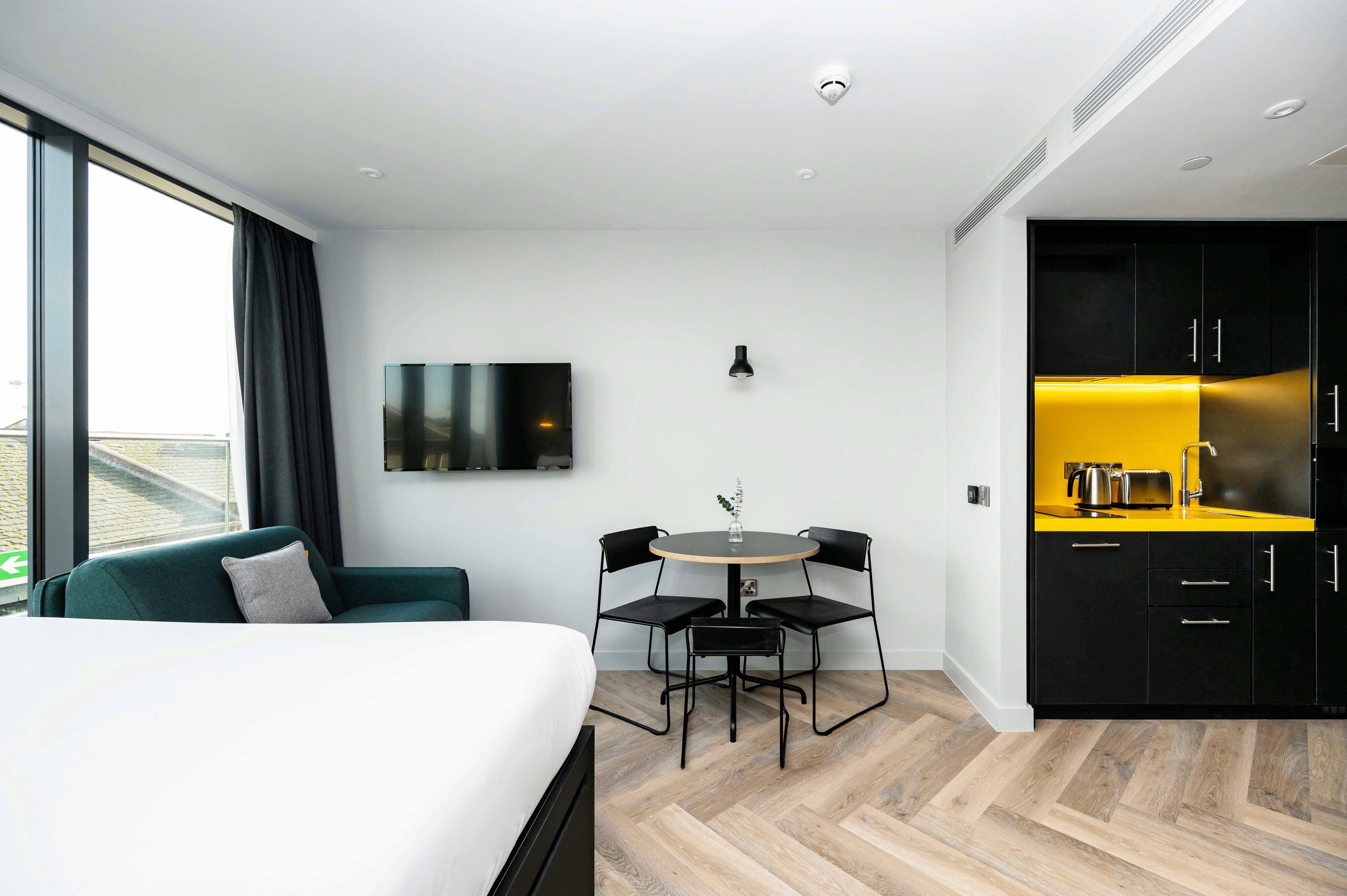 Staycity Aparthotels Tivoli 12/47