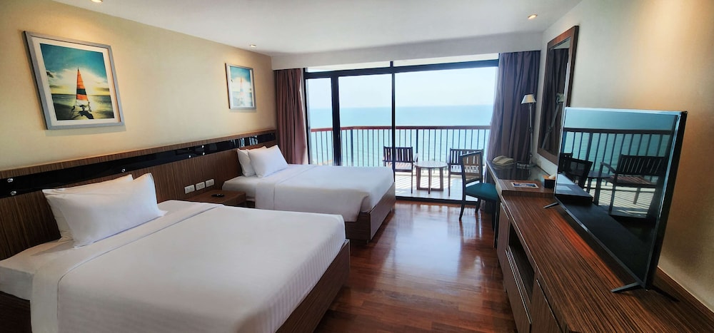 DELUXE OCEAN VIEW