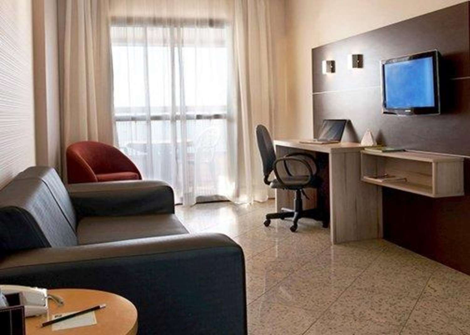 Quality Suites Vila Velha 5/7