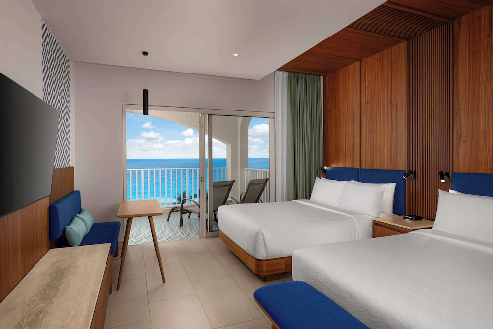 DELUXE, 2 QUEEN BEDS, OCEAN VIEW, BALCONY