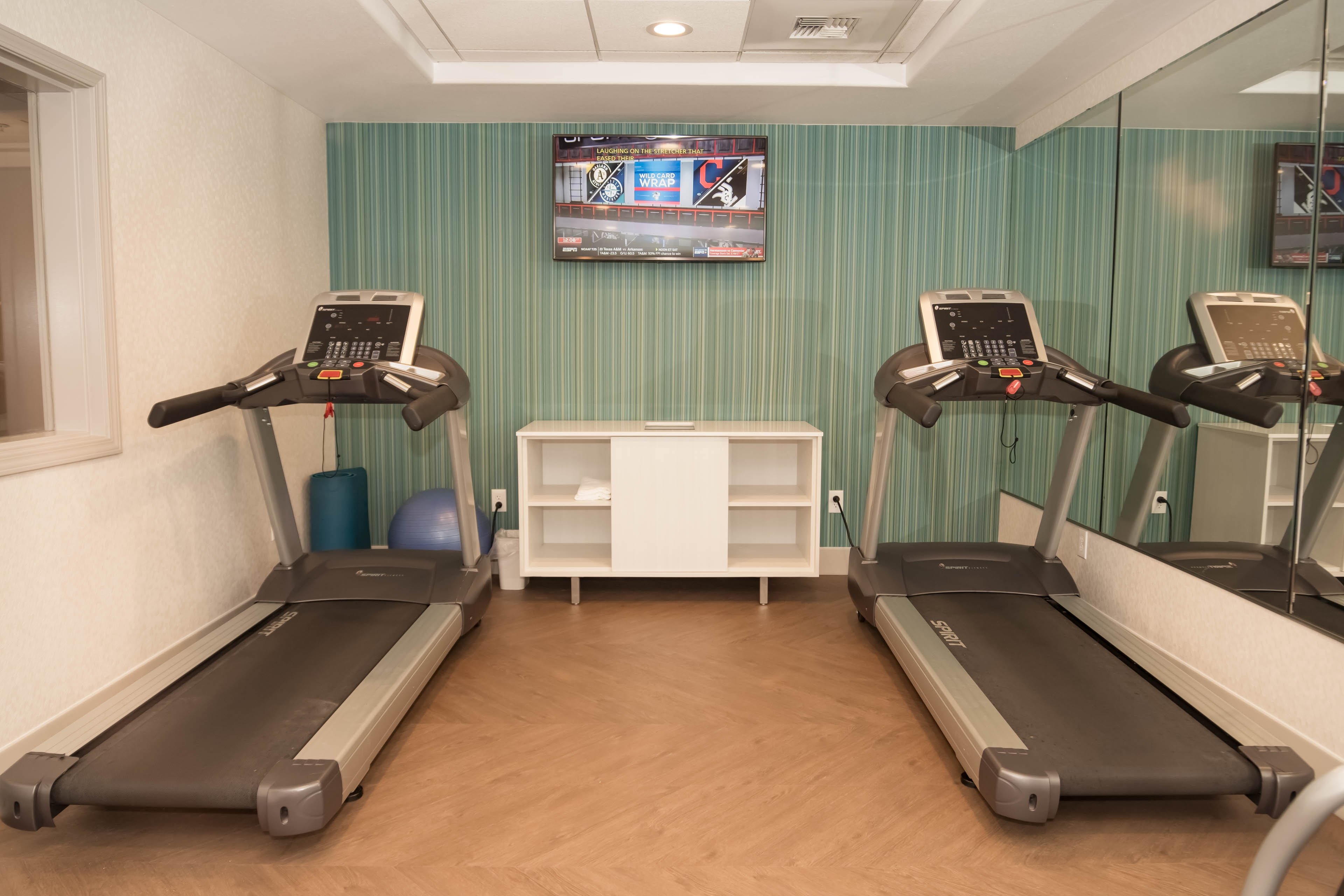 Holiday Inn Express Hotel And Suites Porterville 20/26