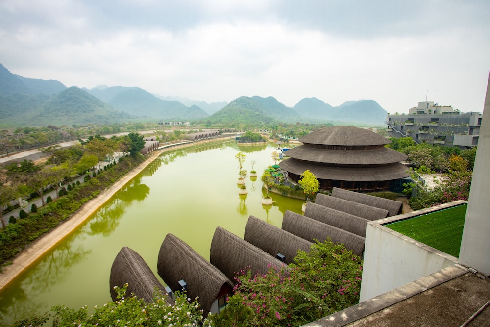 Wyndham Grand Vedana Ninh Binh 56/66