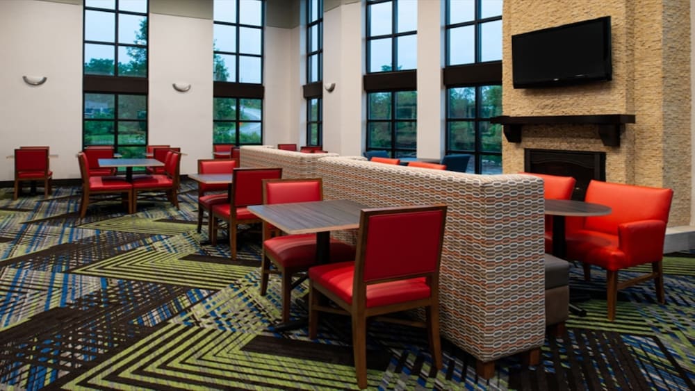 Holiday Inn Express Cincinnati West 48/74