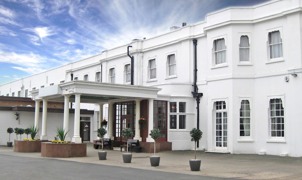 Russ Hill Hotel Gatwick 3/62