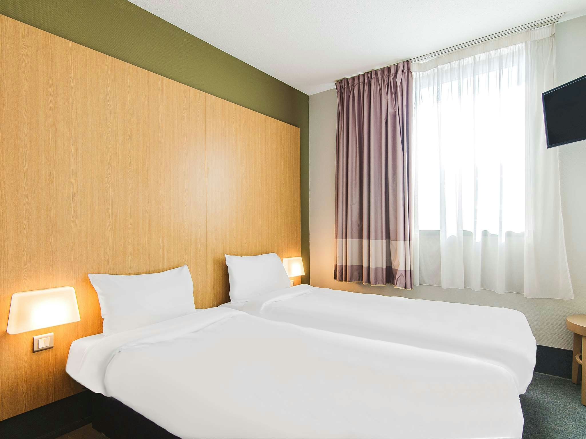 B&B Hotel Toulouse Basso Cambo 3/10