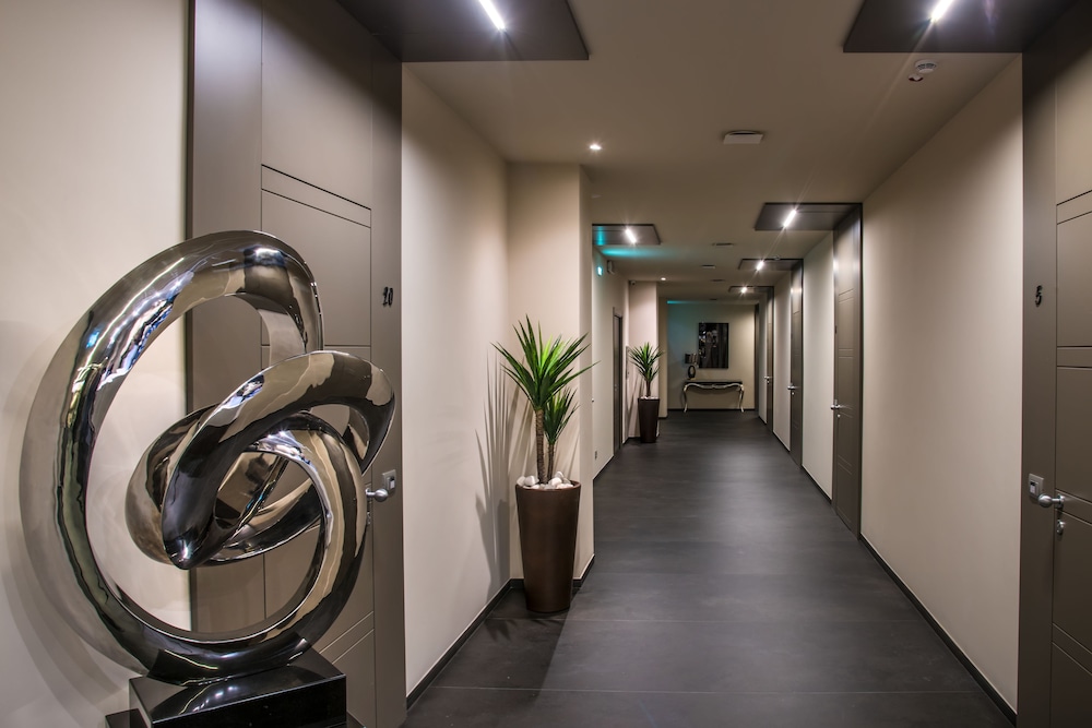 Lifestyle Hotel Matilde Naples 25/50