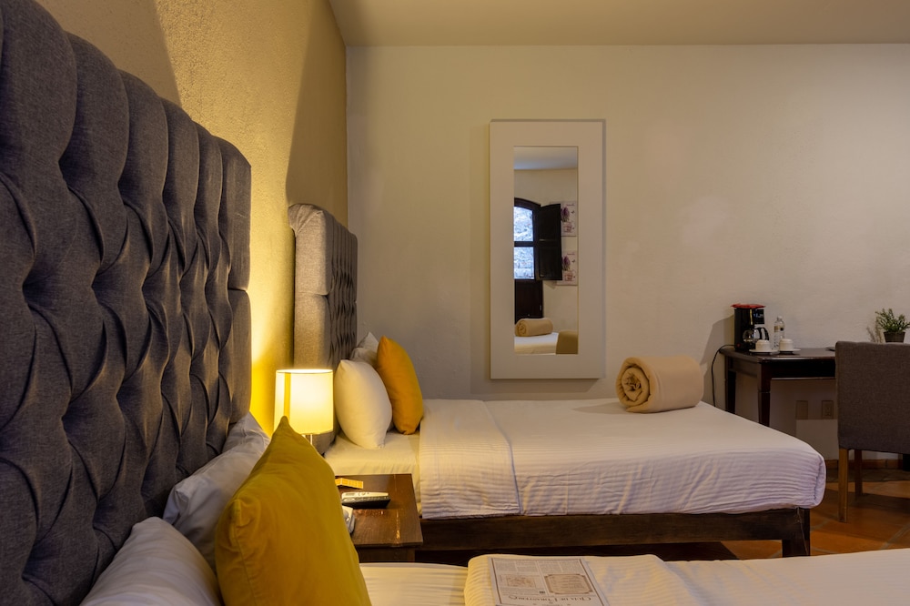 HOTEL HACIENDA SAN CRISTOBAL 19/68