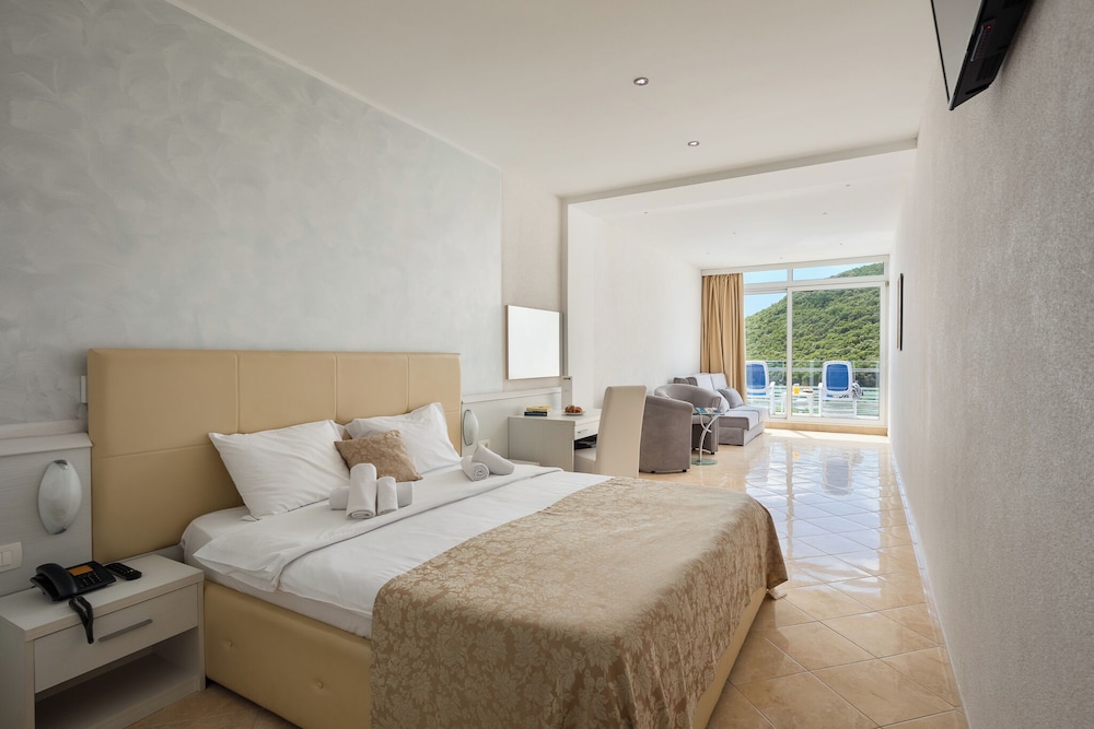 Maslinica Hedera Hotel 8/48
