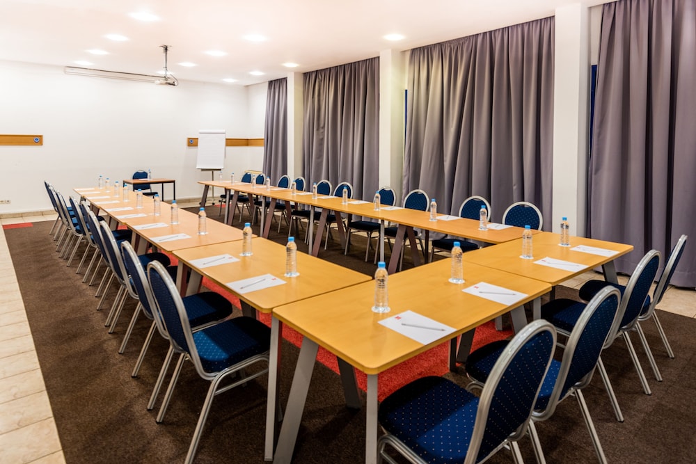 ibis Meknes 38/50