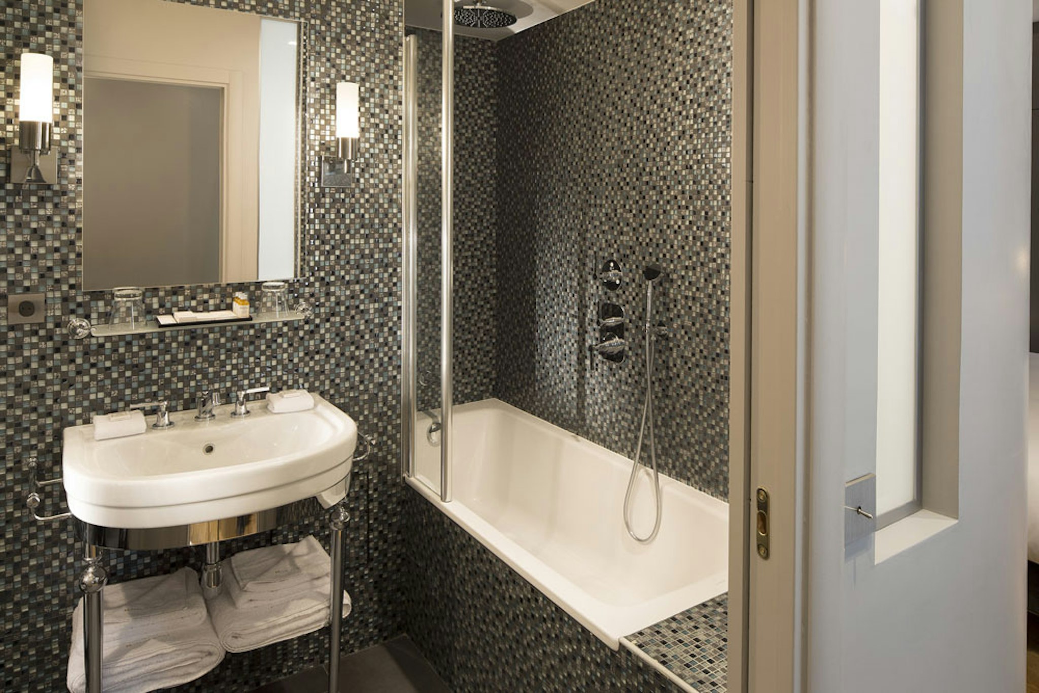 Monsieur Cadet Hotel and Spa 40/40