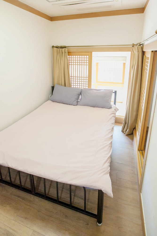 ROOM, DOUBLE BED, PRIVATE BATHROOM