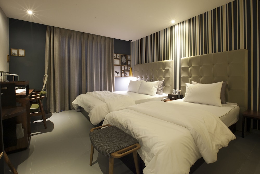Brown Dot Hotel 18/39