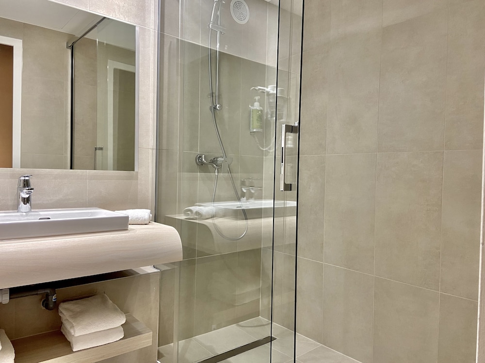 HOTEL CENTRAL SAINT GERMAIN 46/47