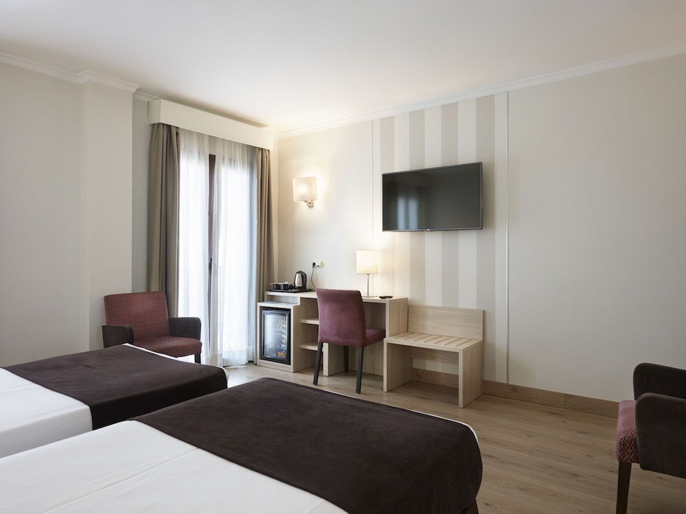 غرفة قياسية بسرير كوين، Maestranza Hotel 3/3
