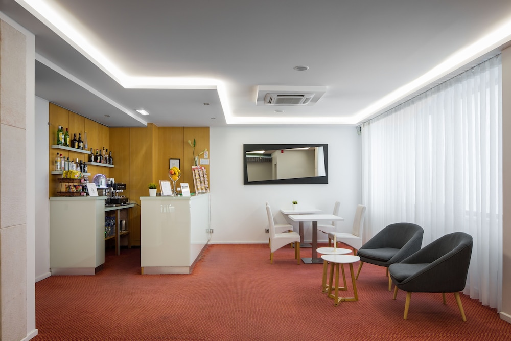 Lara Hotel 35/49