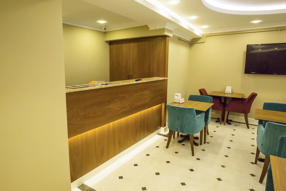 Artika Hotel 47/48