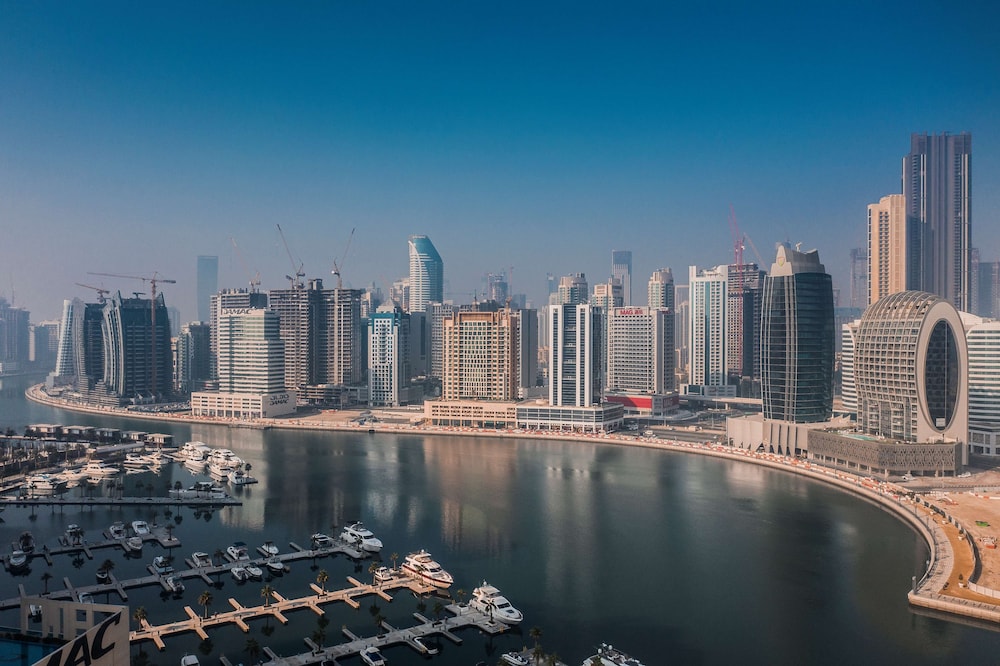 Radisson Blu Dubai Canal View 70/75