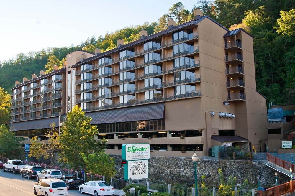 Edgewater Hotel 5/50