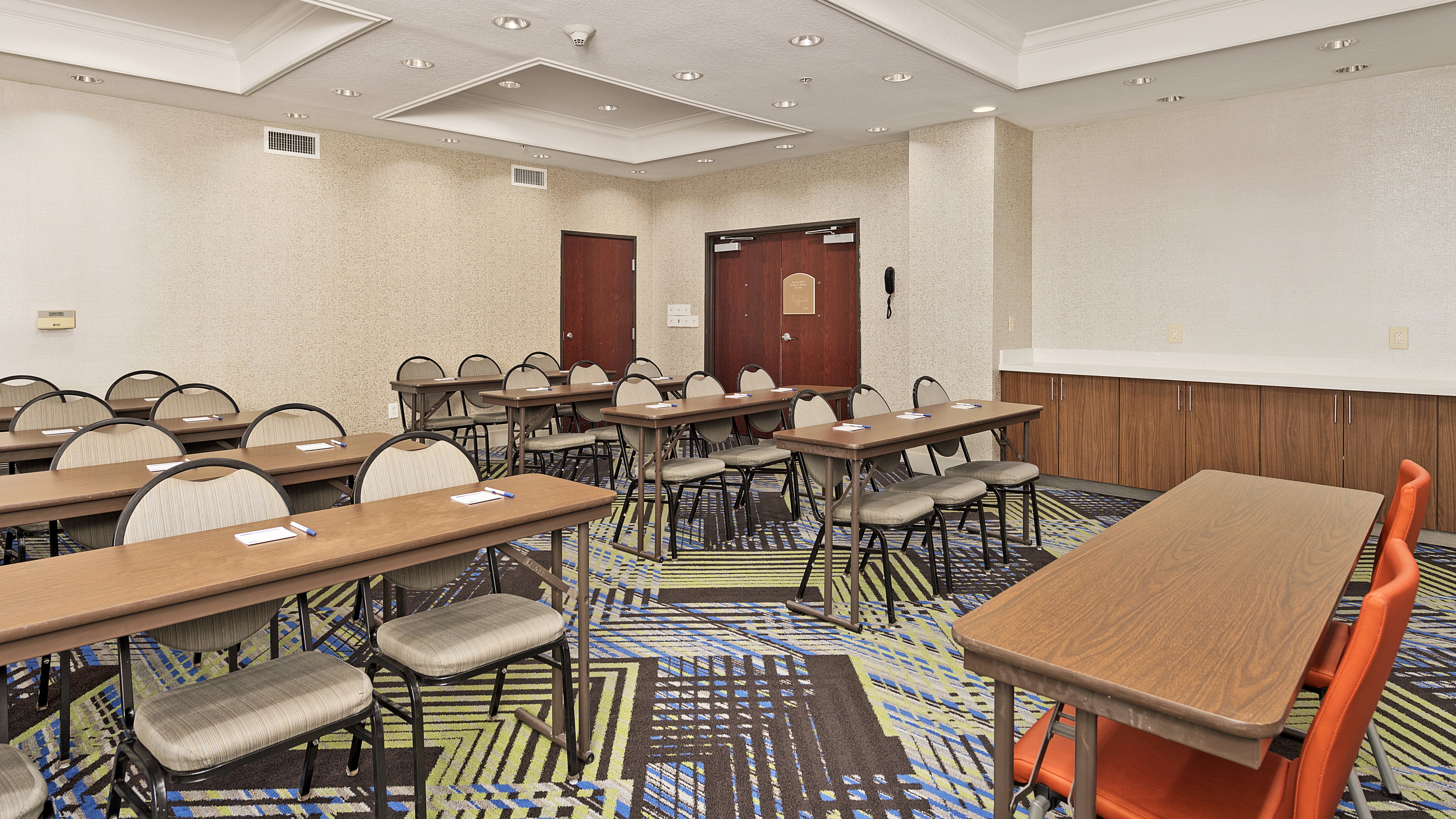 Holiday Inn Express & Suites Conroe I-45 North 34/41