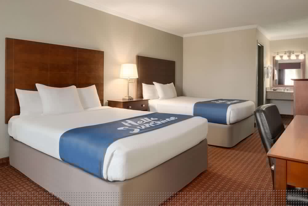 Days Inn by Wyndham Whitmore Lake 24/64